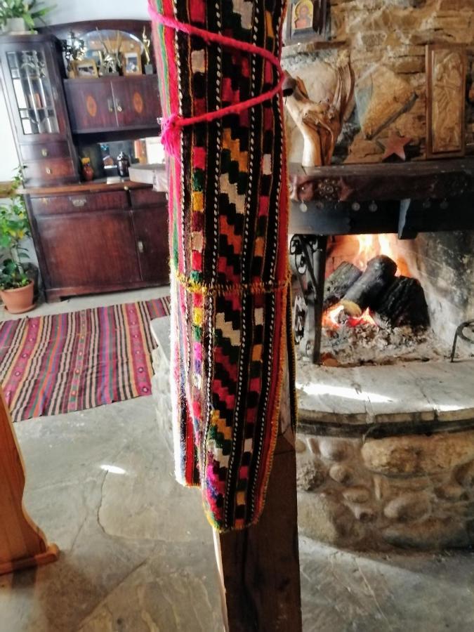 Hotel Къщата На Художника Zheravna Esterno foto