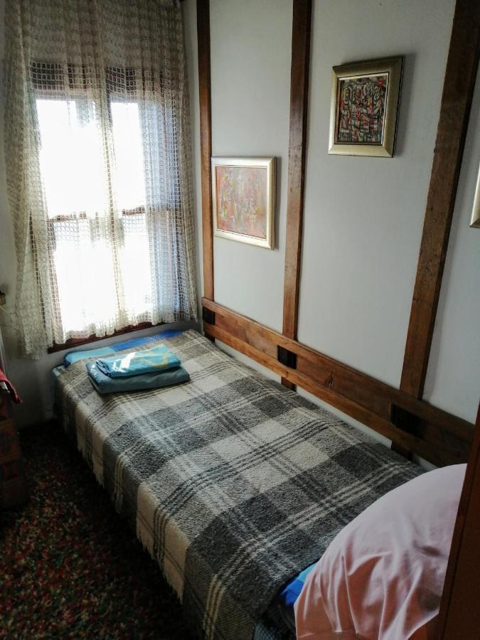 Hotel Къщата На Художника Zheravna Esterno foto