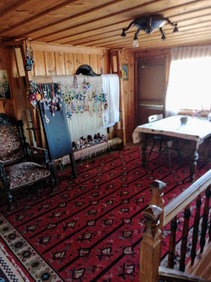 Hotel Къщата На Художника Zheravna Esterno foto