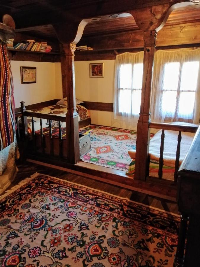 Hotel Къщата На Художника Zheravna Esterno foto